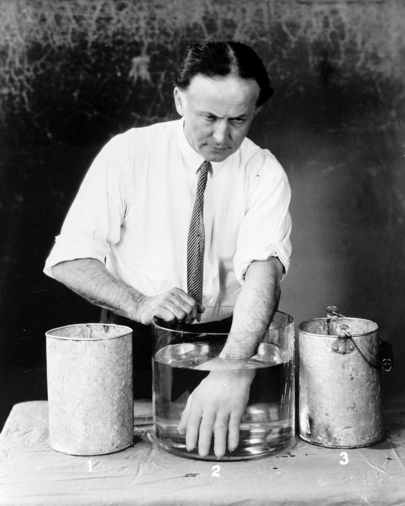 Houdini makes spirit hands 8″x10″ Photograph Print 8×10