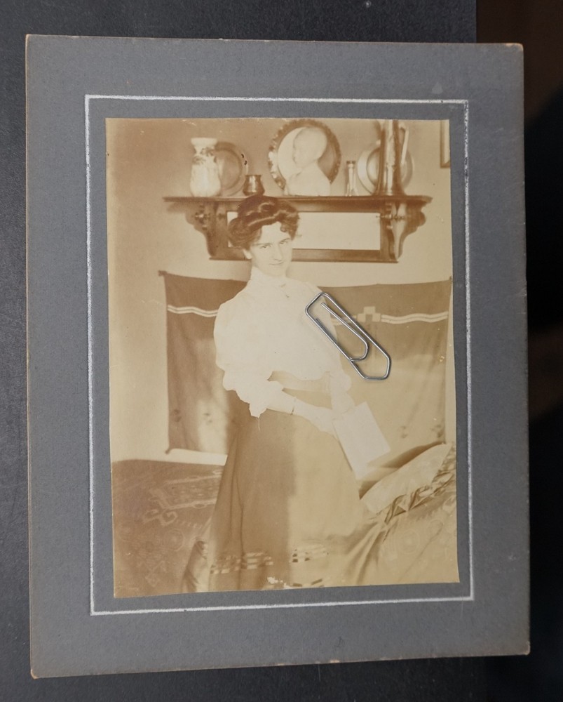 Photo portrait housewife model artwork bust pewter furniture Crossen Berlin Friedland