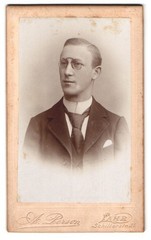 Photograph A. Person, Lahr, Schillerstraße 21, young commoner with casual si