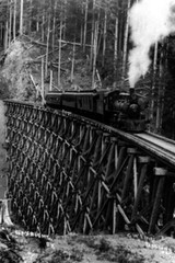 New Photo: Steam Engine on Trestle Bridge, 1913 – 6 Sizes!