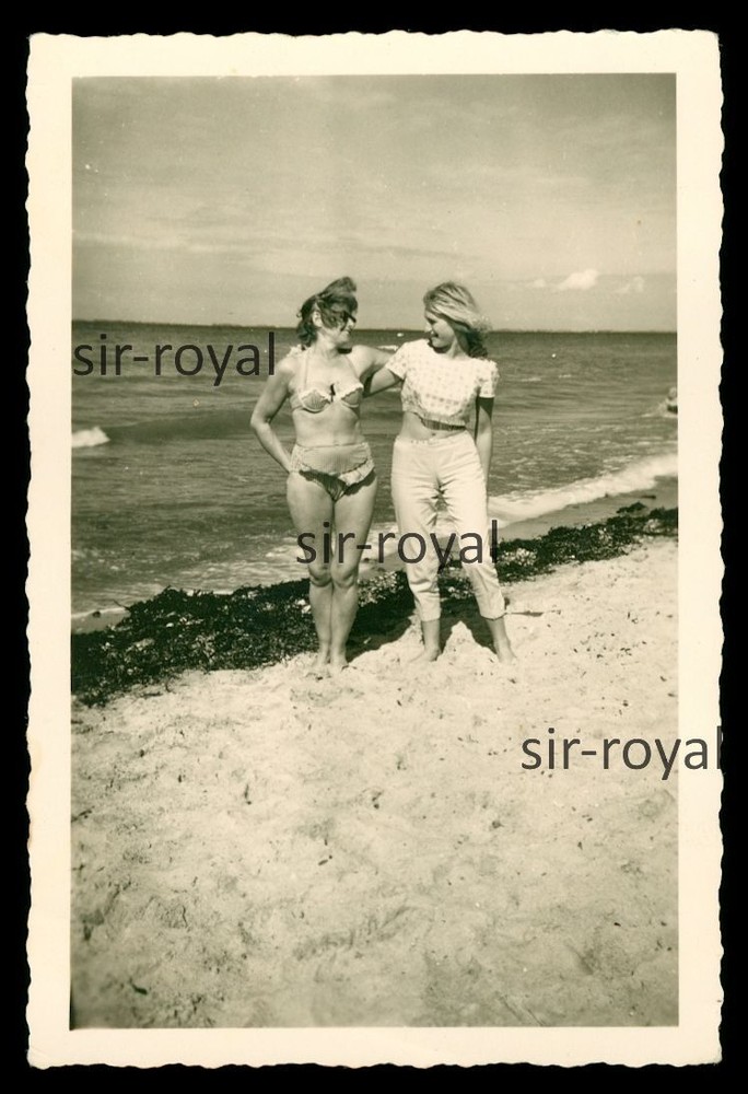 Pretty Women in Bikini and Summer Fashion – 1970s Fashion Vintage – Photo 6x9cm