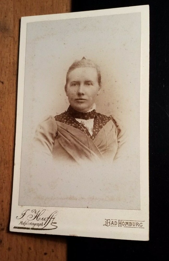 Woman portrait/CDV J. Huff Bad Homburg