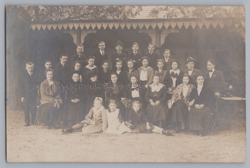 Group Photo Women Men Boys Fashion Restaurant – Vintage Photo 1910s