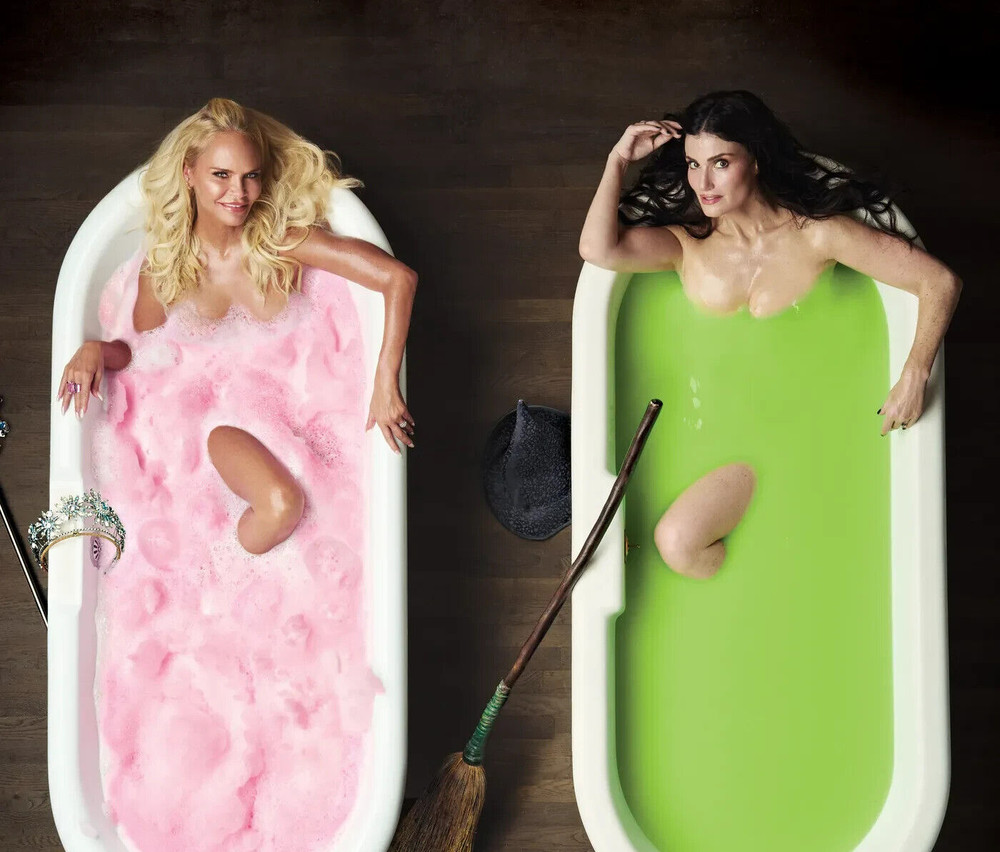 BEAUTIFUL Kristin Chenoweth & IDINA MENZEL 5X7 PHOTO