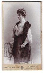 Photography Atelier Globus, Berlin, Rosenthaler-Str. 27-31, Young Lady in Blouse