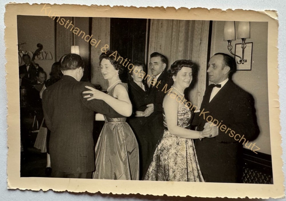 orig. Photo postcard dance evening around 1950 dancing