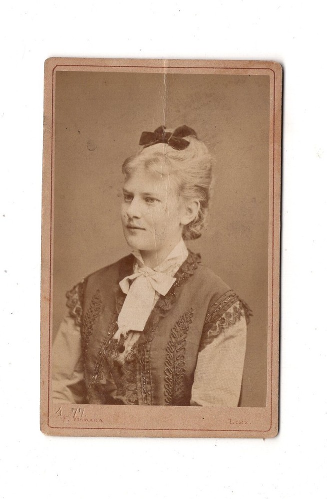 Vismara CDV photo woman portrait-Linz 1877