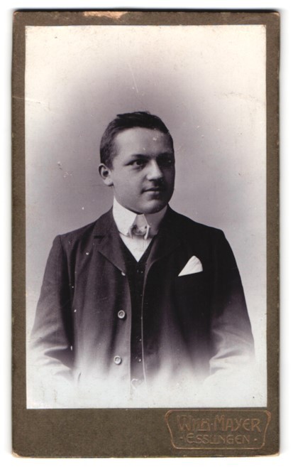 Photograph Wilh. Mayer, Esslingen, Kronenstraße 14, portrait of a young man
