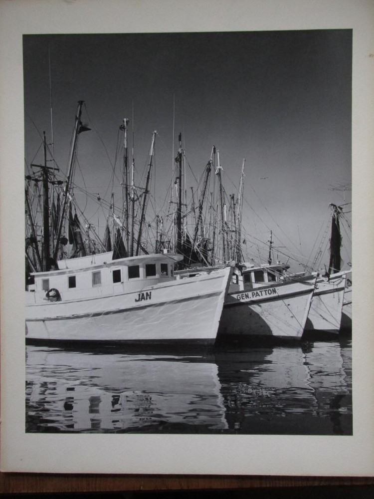 Vintage 1971 Lansing MI Artist Photo Print – Large 14×17 B/W – Wood Tuna Boats