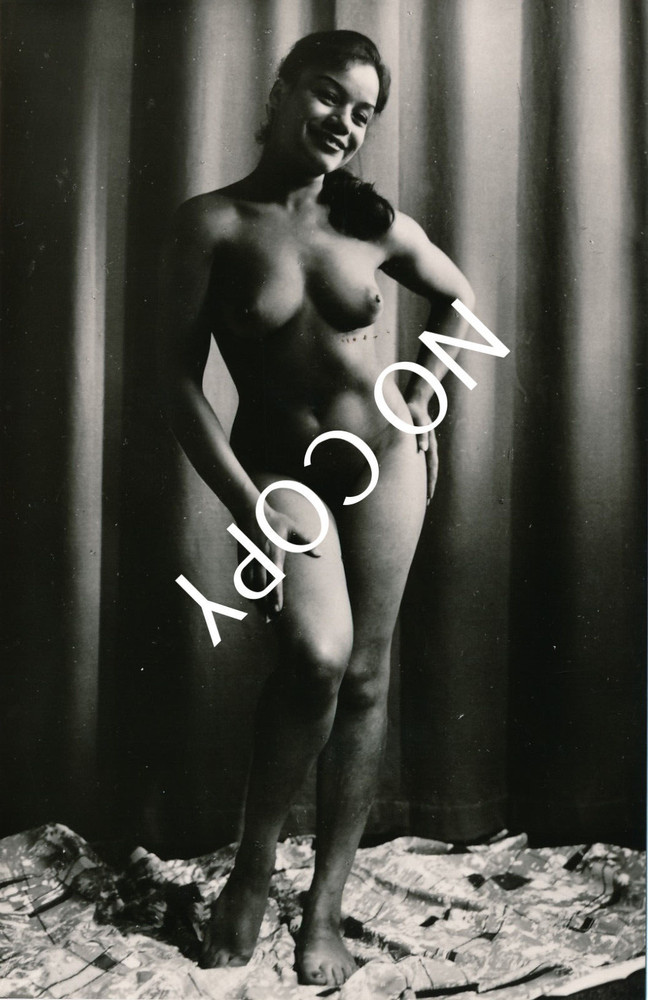 Photo pretty young woman nude art photographer unique around 1960 X176