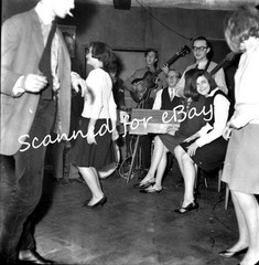 DANCING TO THE BLACK SHEEP IN SHADOWS CLUB SWINGING 60s MUSIC – 1 NEGATIVE 1960s