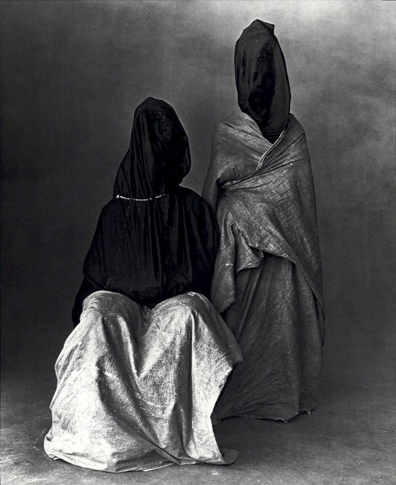 1984 Irving Penn Goulimine Morocco Two Guedras Hooded People Art Photo Gravure