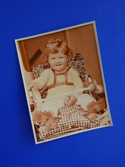 «NAUGHTY»: PHOTO, COLOUR PHOTO, HISTORY, CHILD, GDR (? ), TODDLER, BABY, FASHION, STYLE!