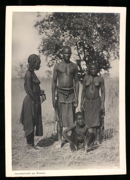 Photograph German South West Africa / Namibia, Semi Nude Natives Owambo at Ku