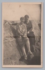 Portrait of Two Women – Travel Leisure Fashion – Vintage Photo 1930s