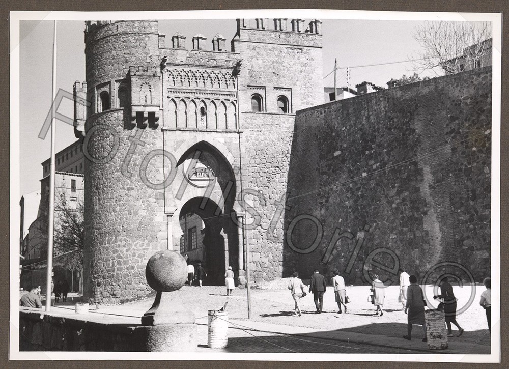 Photo Spain Toledo Puerta del Sol City Gate People Everyday Life 1950s