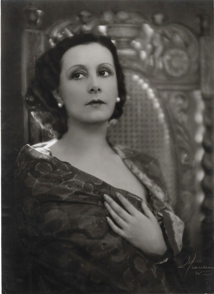 Vintage 1925 Atelier Manassé Silver Gelatin Lil Dagover, Verso Studio Stamp