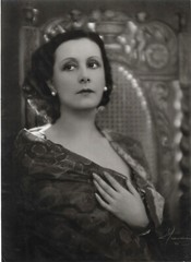 Vintage 1925 Atelier Manassé Silver Gelatin Lil Dagover, Verso Studio Stamp