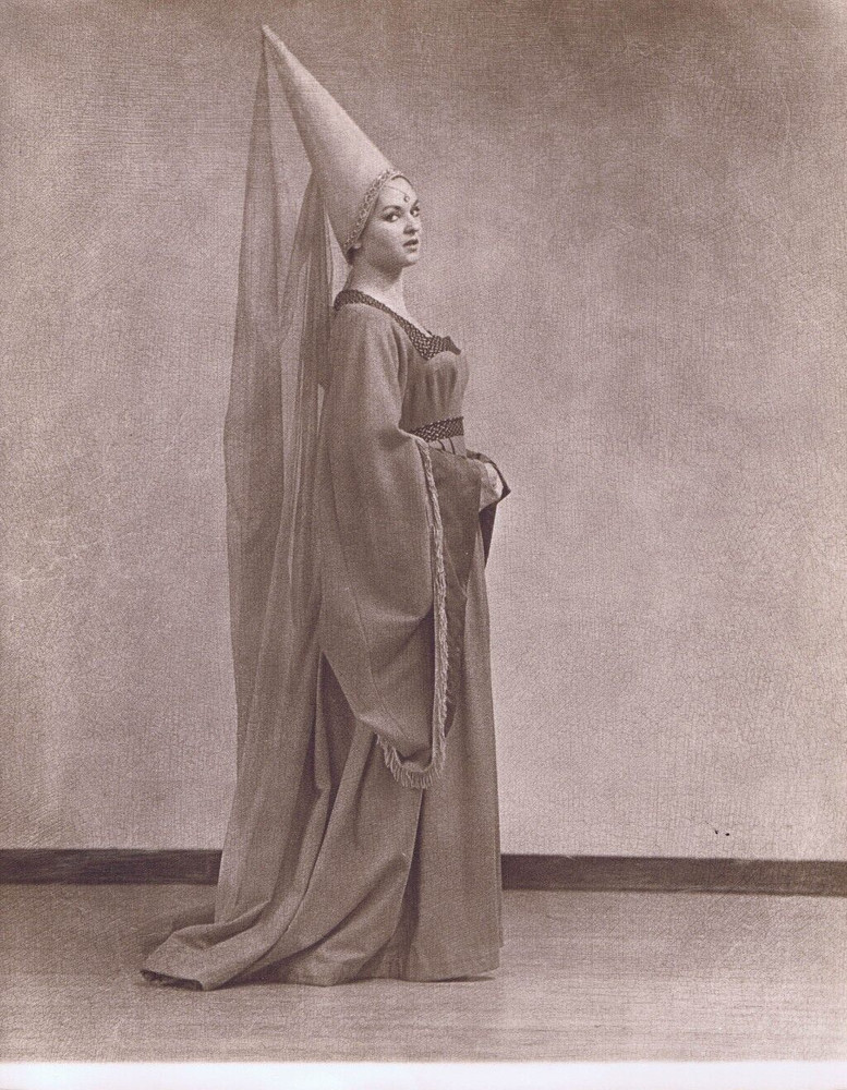 Hendrickson Original Photo Sepia BEAUTIFUL PRINCESS IN LONG FLOWY DRESS 11×14″