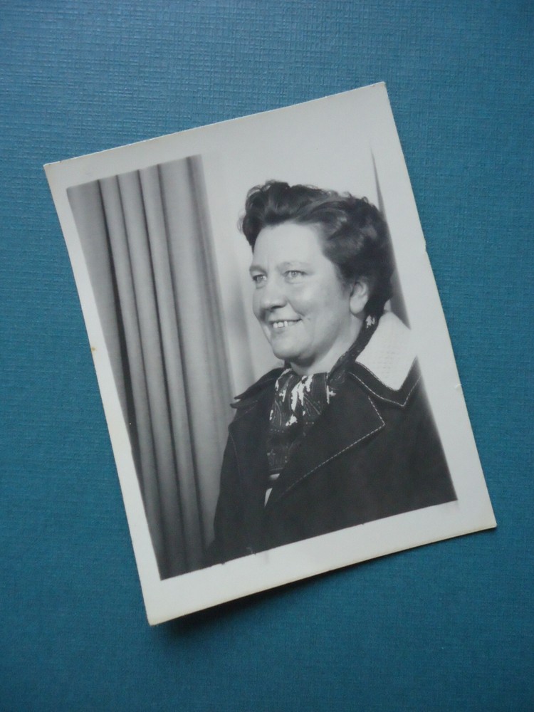 «THEN»: PHOTO, PHOTOGRAPH, PRETTY, LADY, PERSON, WOMAN, FASHION, PORTRAIT, HISTORY!