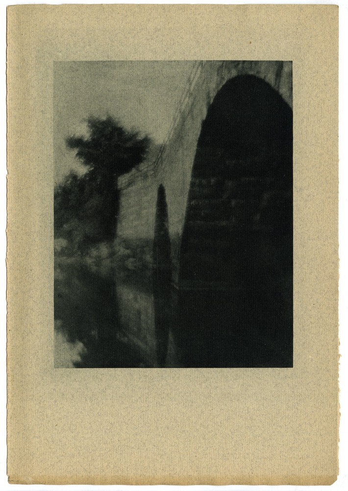 Alvin Langdon Coburn «The Bridge Ipswich» April 1904 Camera Work VI Photogravure