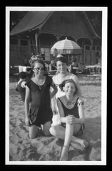Teuplitz 1927 – Family in front of Beach Restaurant at Lake Briesensee – 1920s – Photo 5x8cm
