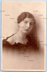 Berlin-pretty woman in portrait-department store Hermann Tietz-photo postcard 9x14cm