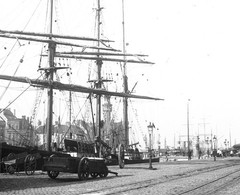 STEREO GLASS NEGATIVE, port of NIZZA (?), old ships, curch, rare, vintage fine a