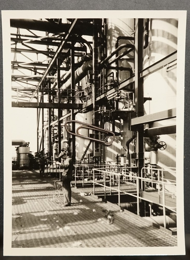 Photo View Plant Factory Germany Silo Industrial Site Oil Rig Picture