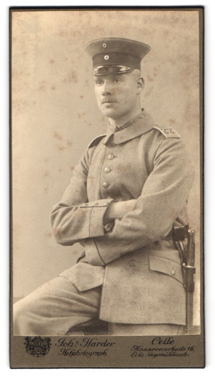 Photograph Joh. Harder, Celle, Hannoverschestr. 16, Soldier of 77th regiment in