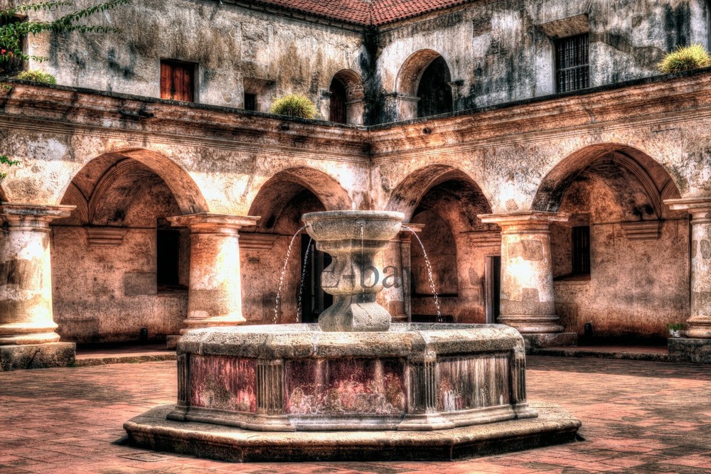 16X20 ART PHOTO, WATER FOUNTAIN, IN ANTIGUA GUATEMALA, Guatemalan