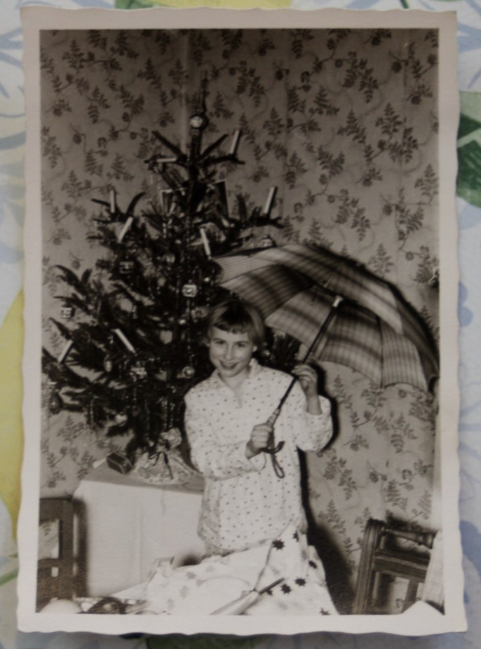 Photo 10x7cm woman girl girl Christmas Xmas Umbrella Christmas Tree Vintage BG
