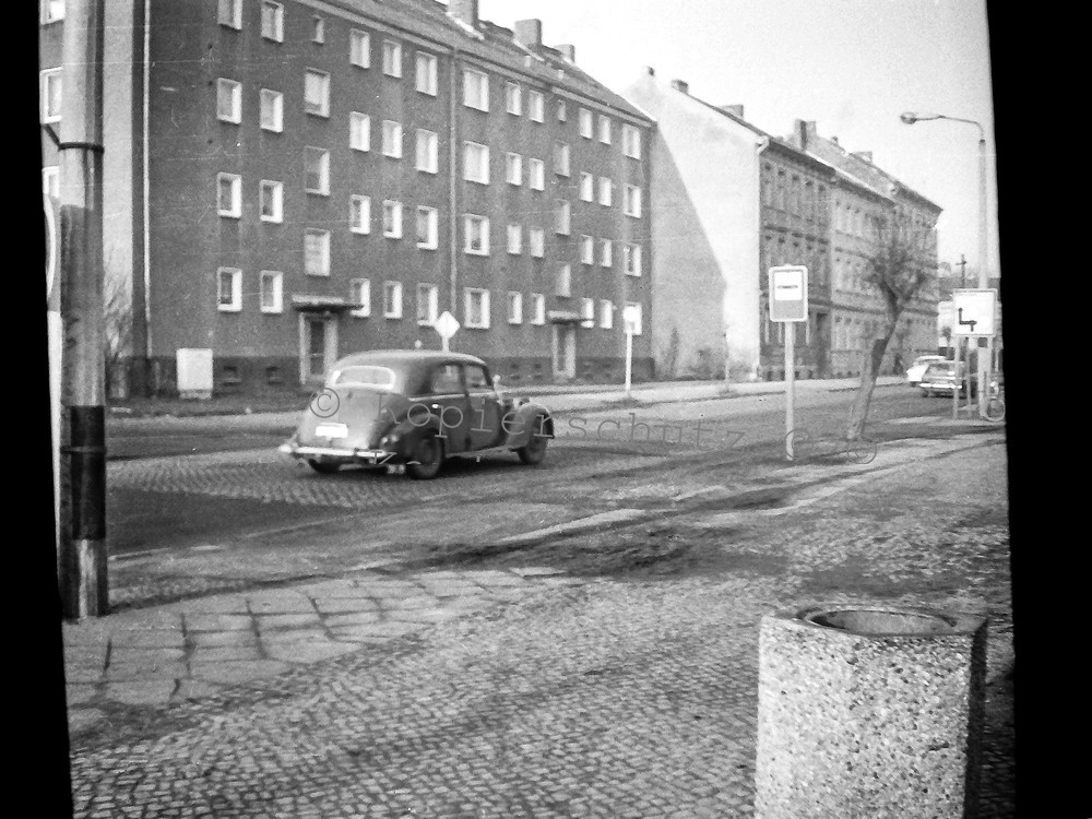 Photo print approx. 13x14cm vintage EMW340 GDR Bernau street scene approx. 1979 #1_2_365r