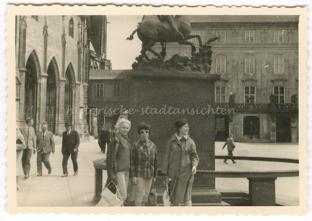 Prag Tschechien 1962 – Prager Burg Reiterstatue hl. Georg – Altes Foto 1960er