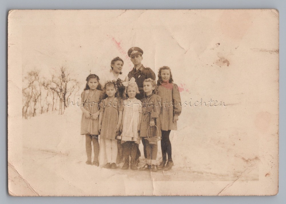 Family in the last winter of the war on 13 January 1945 – Wehrmacht soldier – photo