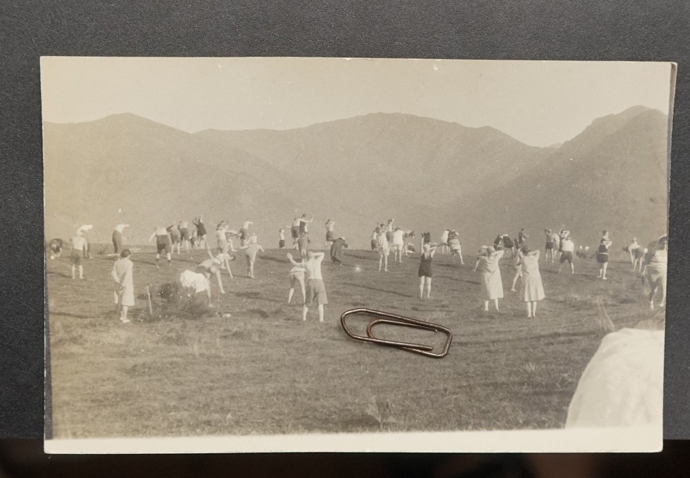 Photo Portrait Sports Postcard Back Art Picture Vintage Group Picture View Old