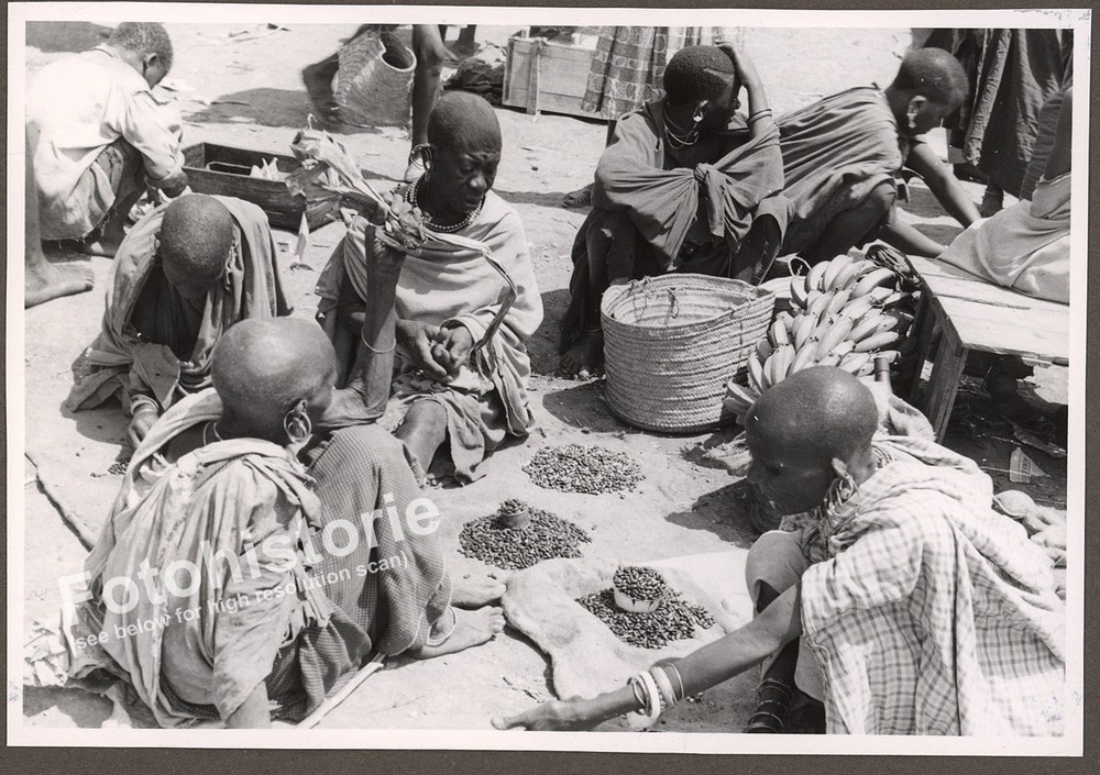 Photo Maasai Women Market Trade Beans Arusha Tanzania 1960s East Africa