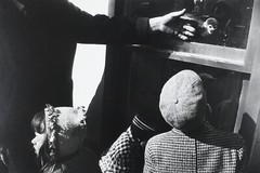 Garry WINOGRAND: Monkey, Central Park Zoo, NYC, 1964 / Ptd 1978 /GWHK-07/ SIGNED