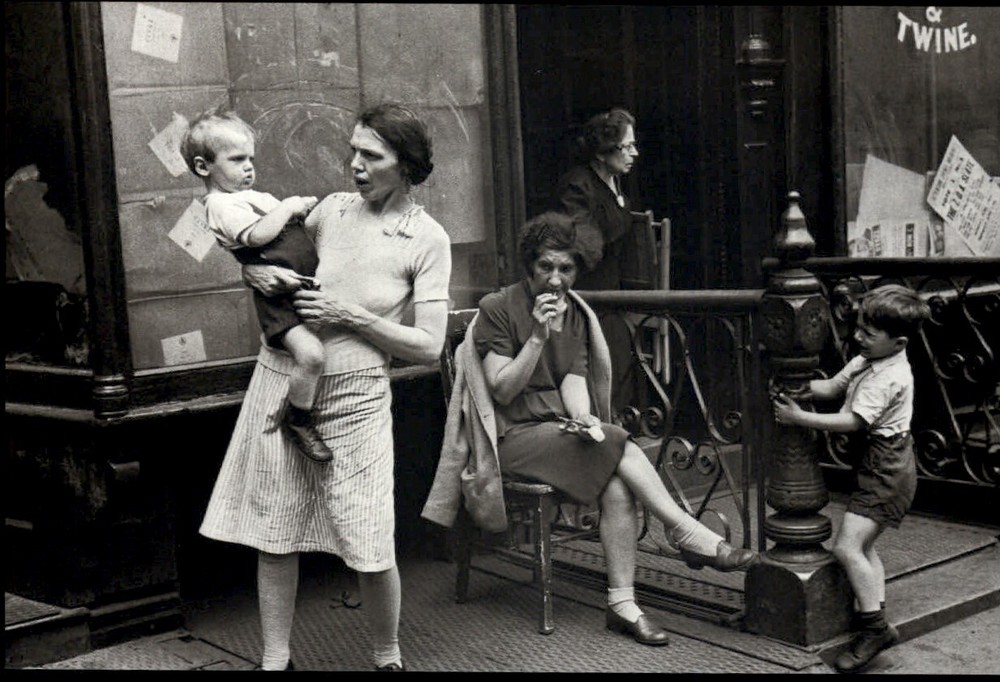 1940 1980s Original Helen Levitt New York City Street The Whole Family Art Photo