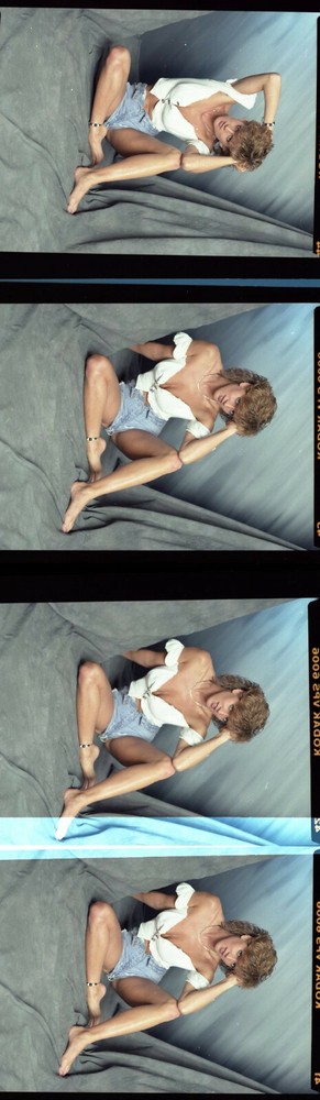 1 roll (16 negatives) of color medium format Kodak VPS sexy pin up