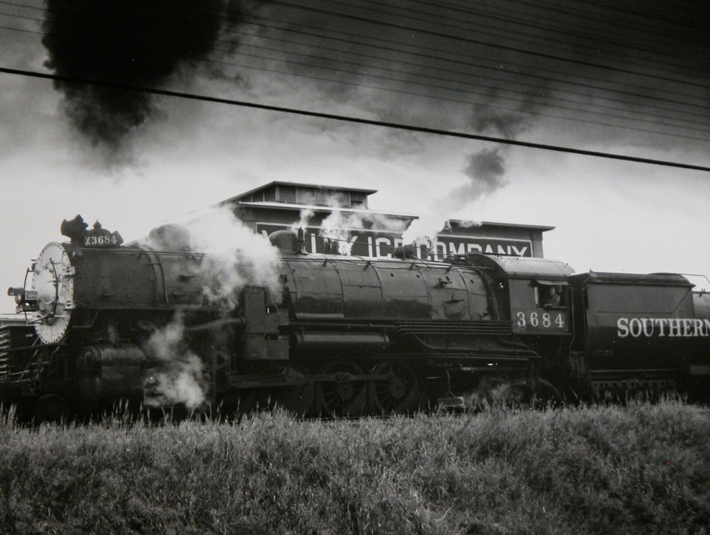 Southern Pacific Engine #X3684 SP Locomotive Station Photograph Vtg 50s Railway