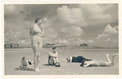 BDM Woman Blonde Like Leni Riefenstahl Swimwear Beach Scene Kiel Vintage 1936 (1)
