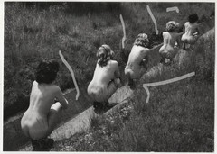 Archive Barite – Photo 5 Women in Meadow Squatting 17x12cm