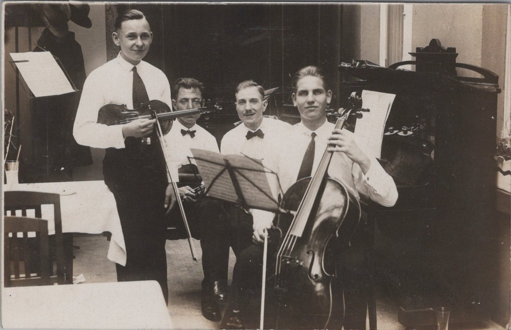 Photo, Four Friends of Classical Music D/127