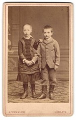 Photograph A. Winkler, Görlitz, Jacobstrasse 31, two children hand in hand, Stud