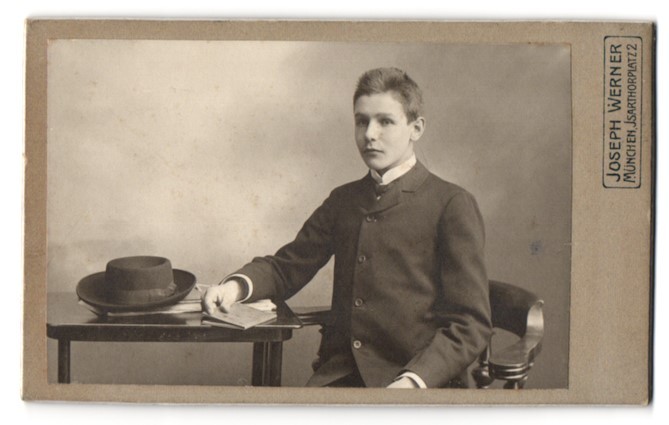 Photograph Joseph Werner, Munich, Isarthorplatz 2, Heinrich Hegenberger with Bu