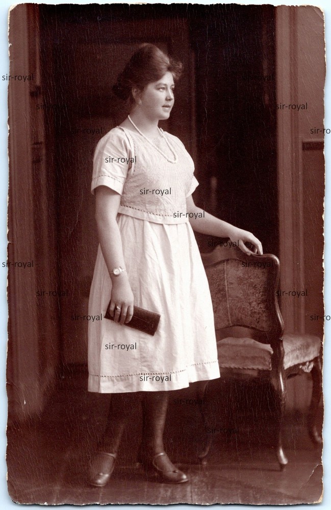 Eutin 1920s – Curvy Woman in Portrait – Photo Postcard 9x14cm
