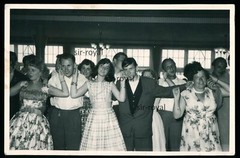 1959 – Everyone holds on to their ears while dancing – 1950s – Photo Postcard 14x9cm