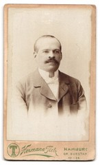 Photograph Hermann Tietz, Hamburg, size Burstah 12-14, company logo Tietz, back