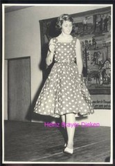 1955, portrait of a young woman, model no.: 4, fashion show, black and white. DIN A 4